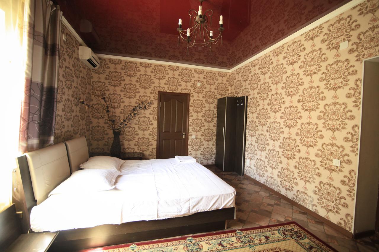 Carzone Motel Bisjkek Eksteriør bilde